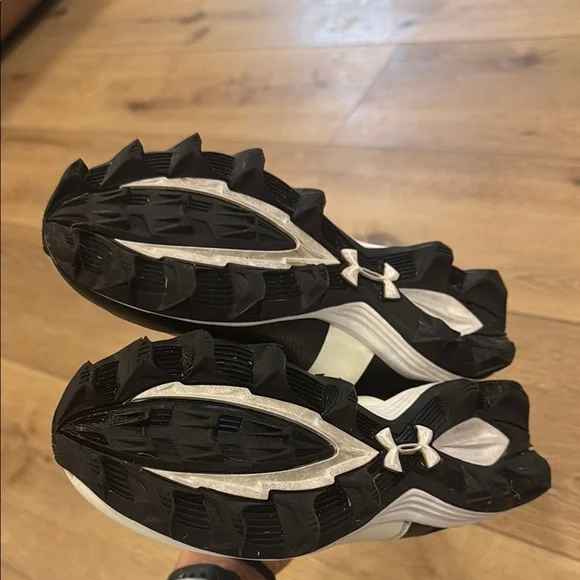 Under Armour Cleats size Youth 7 - Picture 8 of 8